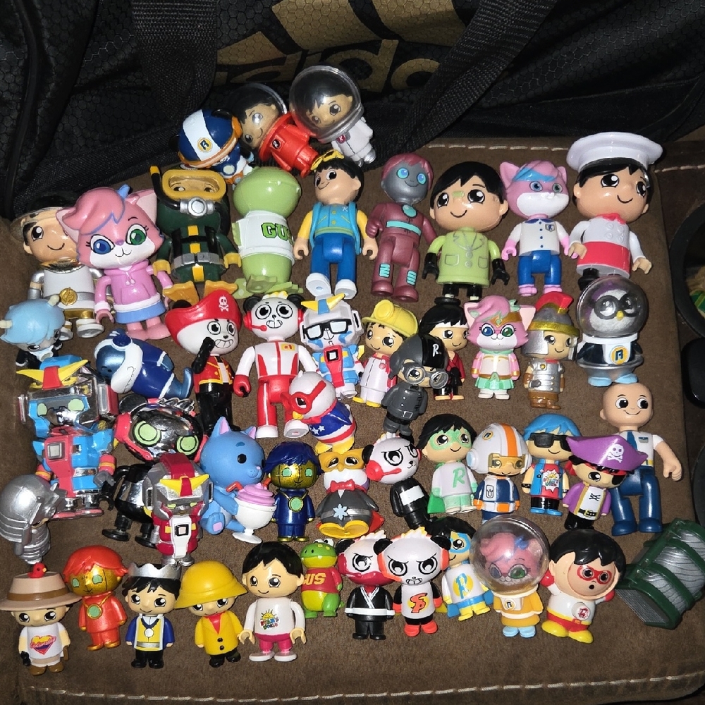 Toy Figurines (Ryans World)